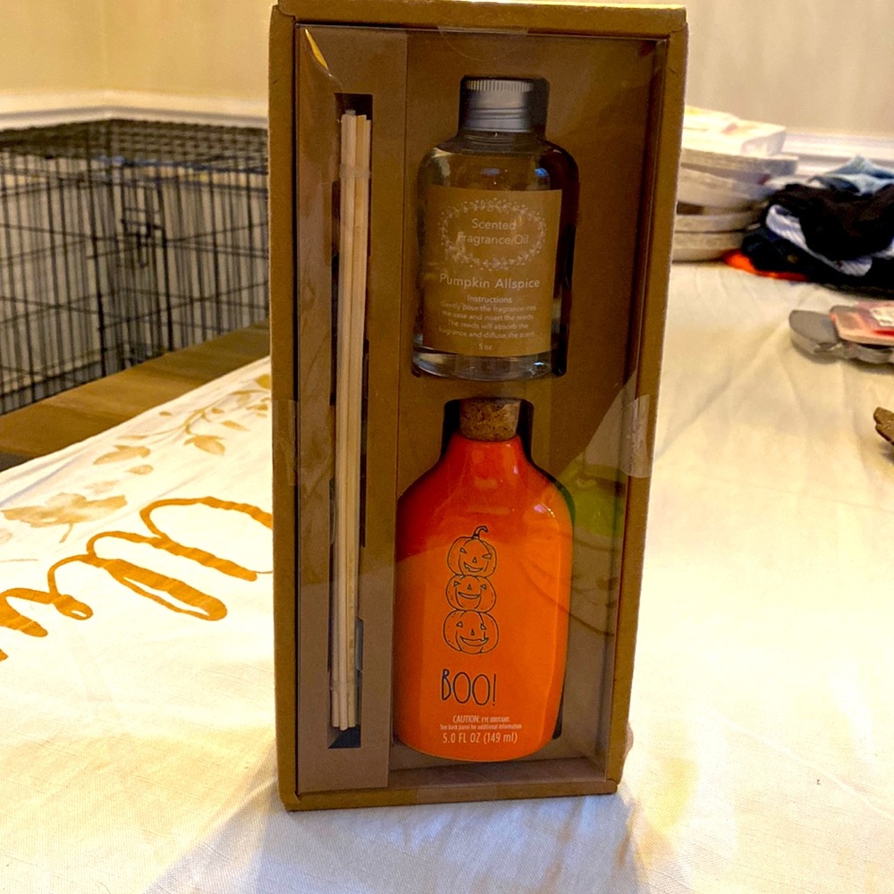 Rae Dunn oil diffuser